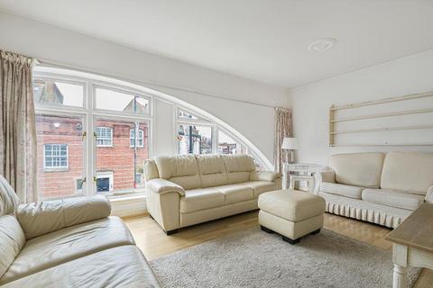 1 bedroom flat for sale, Aynscombe Angle, Orpington, Kent, BR6 0JH