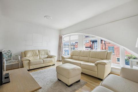 1 bedroom flat for sale, Aynscombe Angle, Orpington, Kent, BR6 0JH