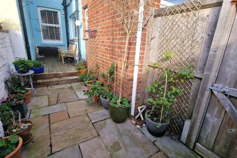 1 bedroom flat for sale, Lower Green Road, St Helens, Isle of Wight, PO33 1UB