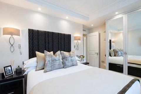 2 bedroom flat to rent, Fulham Road, London, SW3