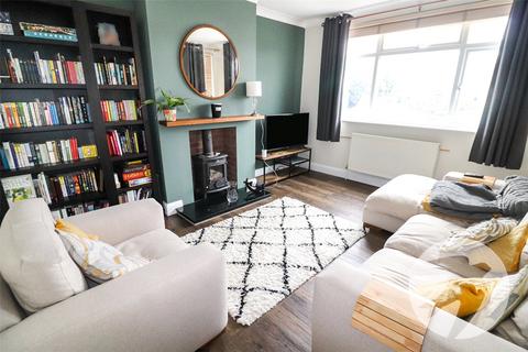 3 bedroom bungalow for sale, Beechcroft Avenue, Barnehurst, Kent, DA7