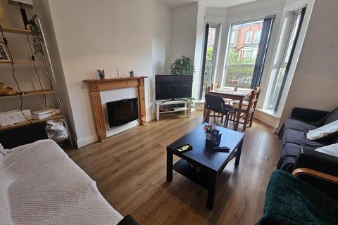 5 bedroom house to rent, Cardigan Road, Leeds LS6