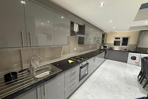 1 bedroom in a house share to rent, Room 2