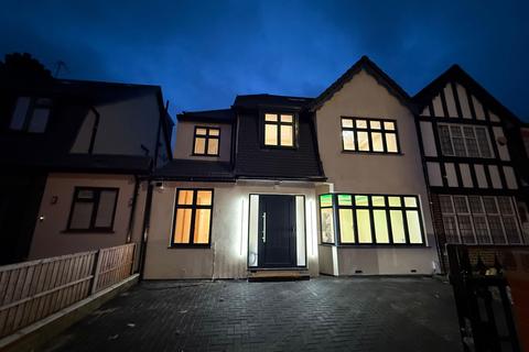 1 bedroom in a house share to rent, Room 5
