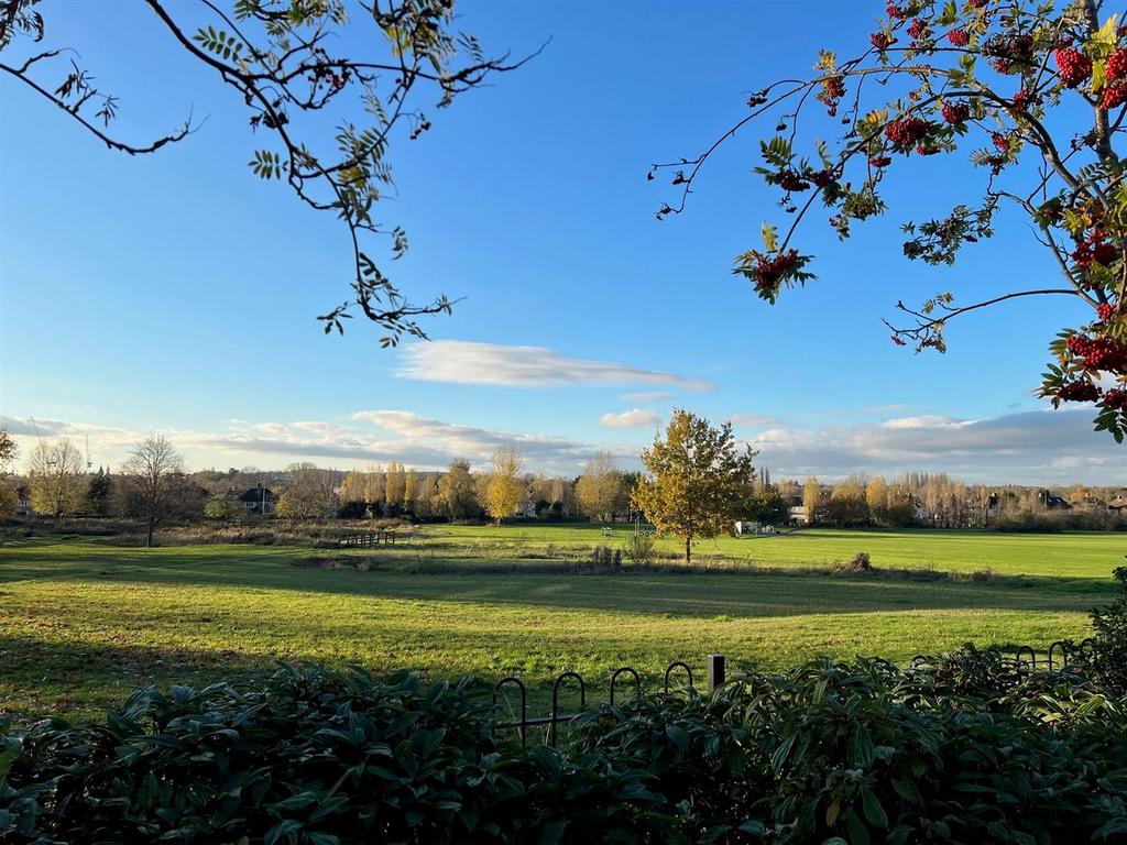 LIFESTYLE MILHAM FORD ECO PARK5.jpg
