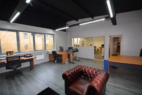 Distribution warehouse to rent, Bristol Way Slough SL1 3TD