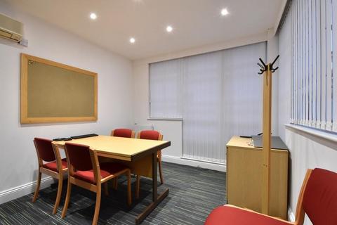 Industrial unit to rent, Unit 9 Metro Business Park, Kangley Bridge Road London SE26 5BW