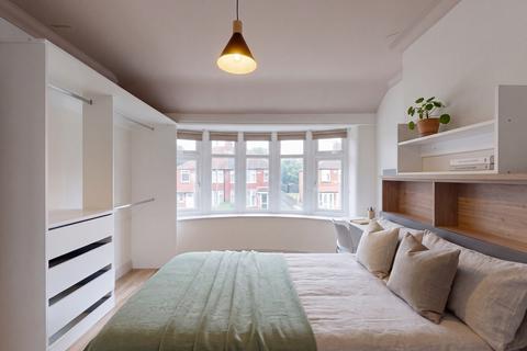 6 bedroom house to rent, Colgate Crescent, Manchester M14