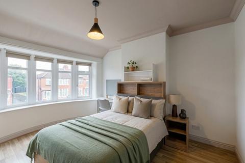 6 bedroom house to rent, Colgate Crescent, Manchester M14