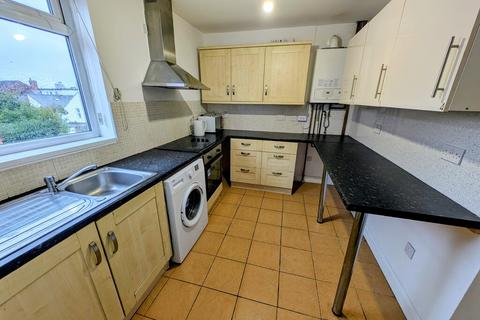 4 bedroom apartment to rent, Berridge Road, Nottingham, NG7 6HR