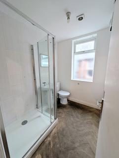 4 bedroom apartment to rent, Berridge Road, Nottingham, NG7 6HR