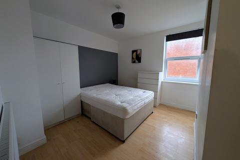 4 bedroom apartment to rent, Berridge Road, Nottingham, NG7 6HR