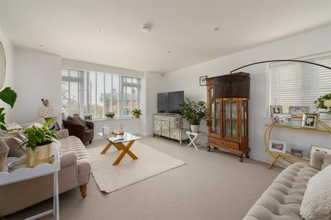 4 bedroom detached house for sale, Dargate Road, Yorkletts, Whitstable