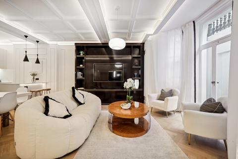 undefined, Ennismore Gardens, London, SW7
