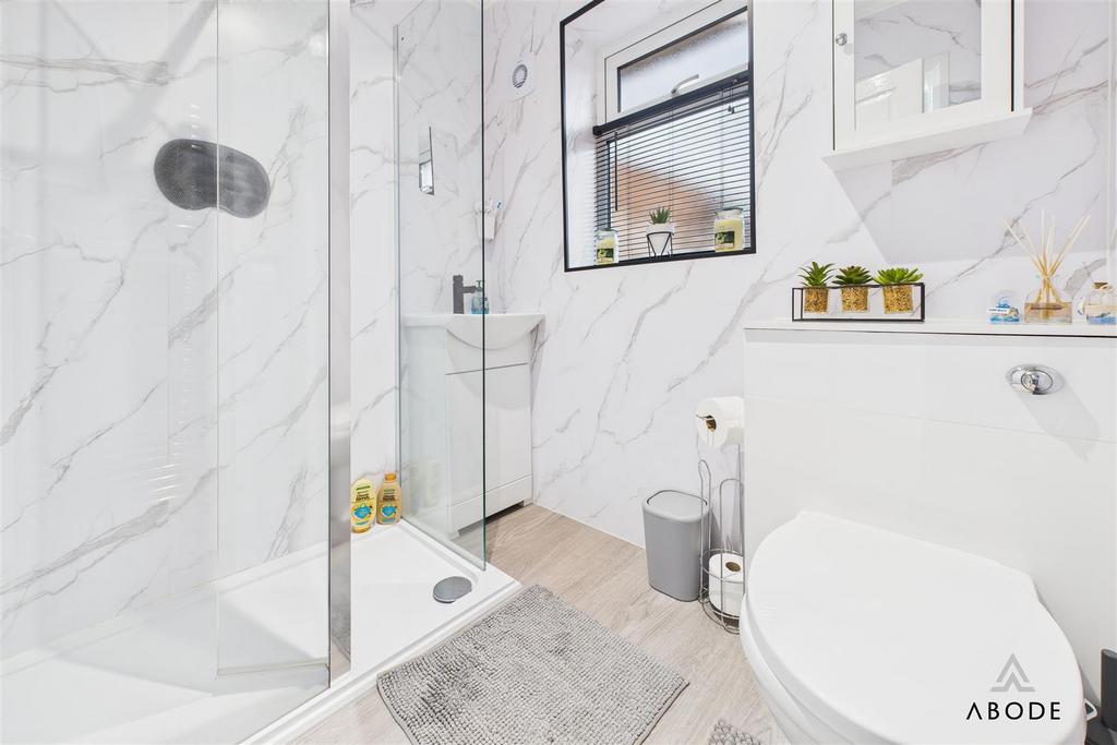 CAM02696 G0-PR0693-STILL010.jpg