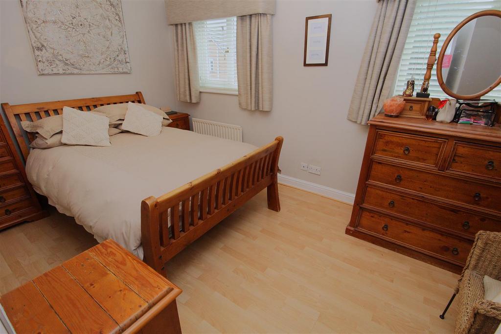 Bed1b.JPG