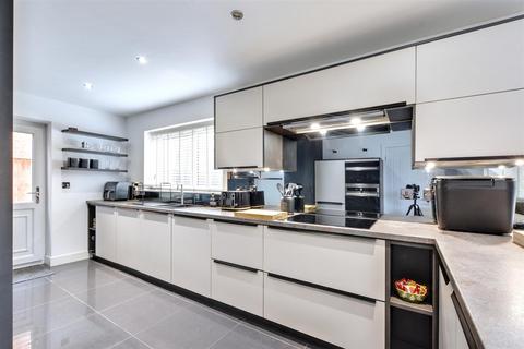 4 bedroom detached house for sale, Stanton Road