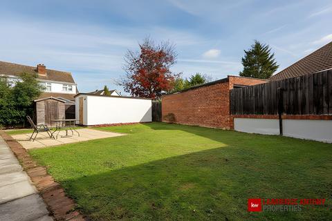 4 bedroom detached bungalow for sale, Princes Avenue, Benfleet, SS7