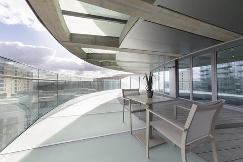 2 bedroom apartment to rent, Crossharbour Plaza, London E14