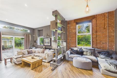 5 bedroom detached house for sale, Woodfield Lane, Hessle