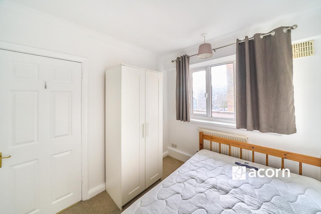 Bedroom 2 (2)