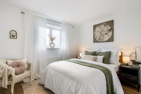 2 bedroom apartment for sale, Bridgland Road, Purfleet RM19