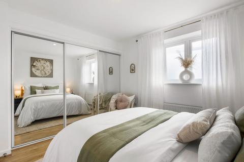 2 bedroom apartment for sale, Bridgland Road, Purfleet RM19