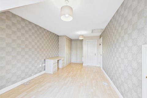 3 bedroom end of terrace house for sale, Philip Larkin Close, Hull