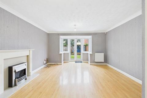 3 bedroom end of terrace house for sale, Philip Larkin Close, Hull
