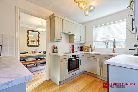 3 bedroom semi-detached house for sale, Kestrel Grove, Rayleigh, SS6