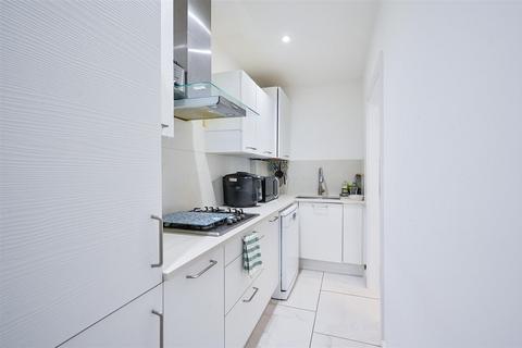 5 bedroom detached house for sale, Great Tattenhams, Epsom