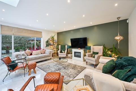 5 bedroom detached house for sale, Great Tattenhams, Epsom