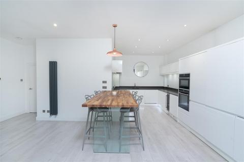 2 bedroom apartment for sale, Britannia House, York Place, Leeds LS1