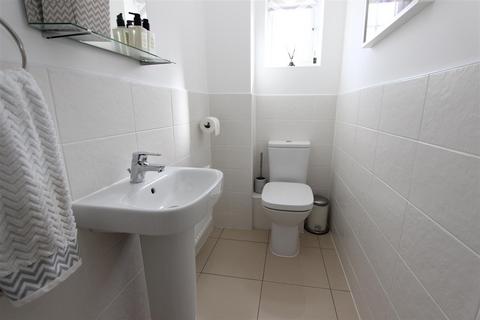 3 bedroom detached house for sale, Cecily Close, Berkhamsted, Hertfordshire, HP4 3DP