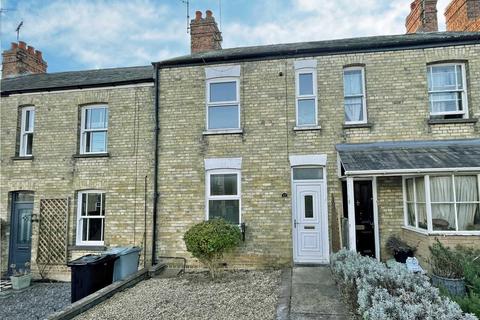 2 bedroom terraced house to rent, Queens Walk, Stamford