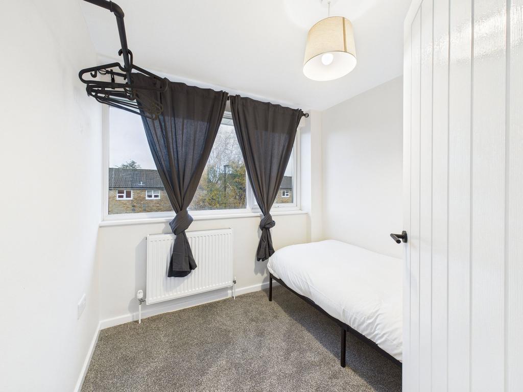 Bedroom/Office