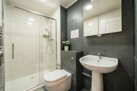 2 bedroom flat to rent, Hammersmith Grove, London W6