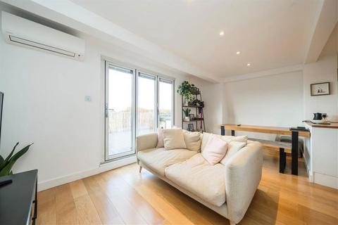 2 bedroom flat to rent, Hammersmith Grove, London W6