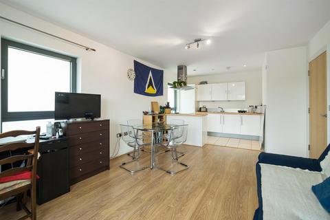 1 bedroom flat to rent, 35 Oval Road, London NW1