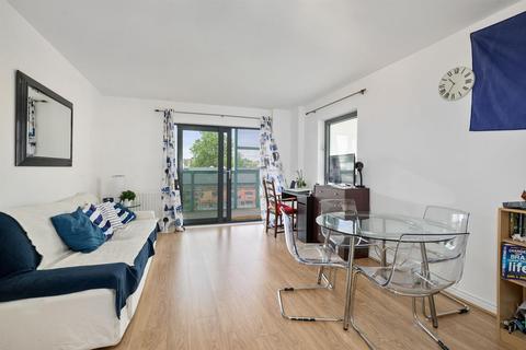 1 bedroom flat to rent, 35 Oval Road, London NW1