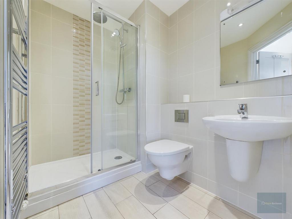 En-suite bathroom