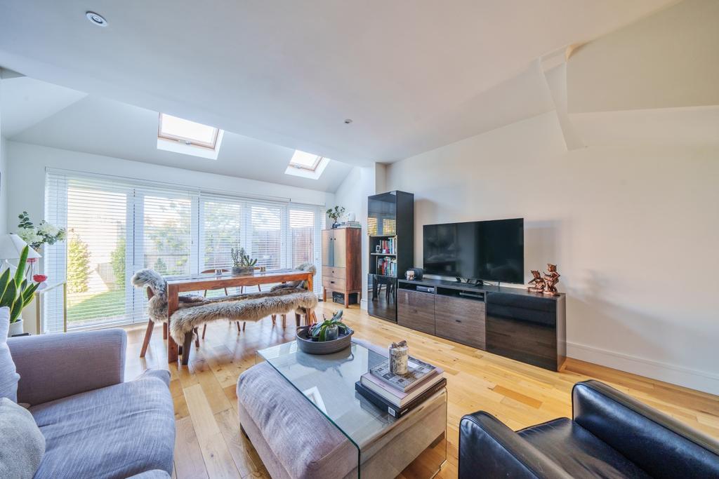 Sitting/Dining Room