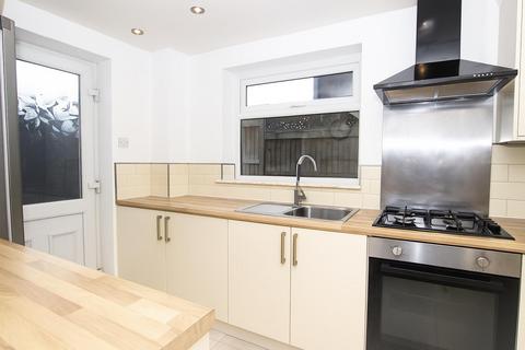 3 bedroom semi-detached house to rent, Rosebay Avenue, Feniscowles