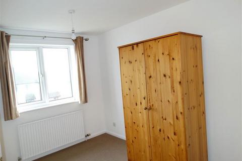 3 bedroom terraced house to rent, Tantallon Court, Longthorpe PE3 6SN