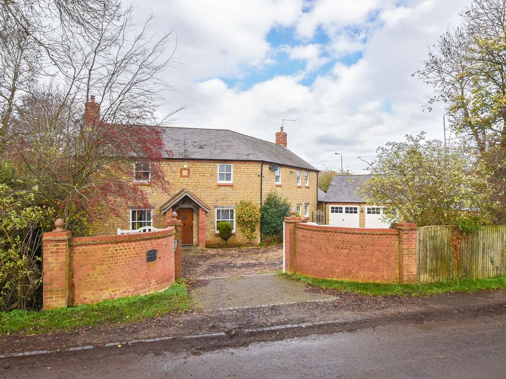 2 Banbury Lane
