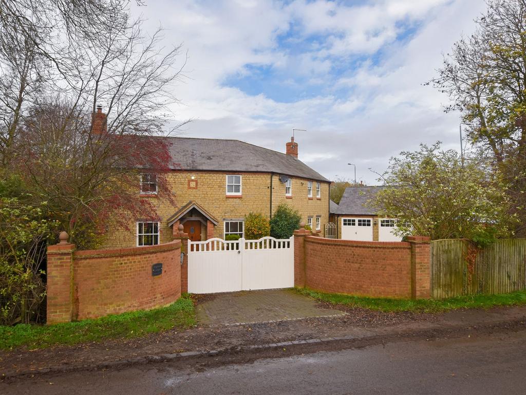 2 Banbury Lane