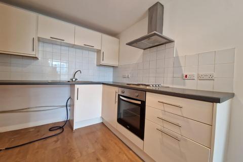 1 bedroom flat to rent, Lord Street, Leigh