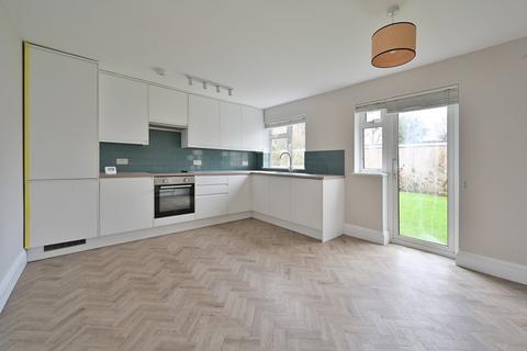 2 bedroom apartment to rent, Pinner Road, Watford, WD19