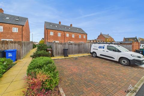 3 bedroom end of terrace house for sale, Bluebell Way, Burton-On-Trent DE13