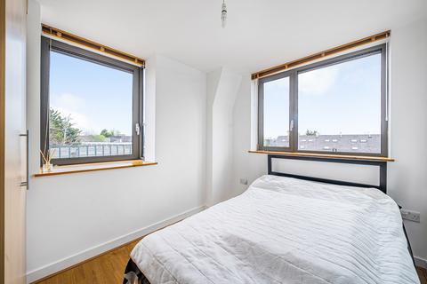 2 bedroom flat to rent, Barmeston Road, London, SE6
